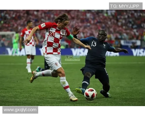 足球明星同框高清壁纸尽显风采与魅力让你感受绿茵场上的激情与荣耀