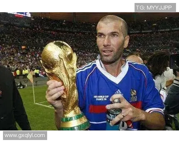 齐达内：从足球场上的传奇到教练生涯的辉煌之路